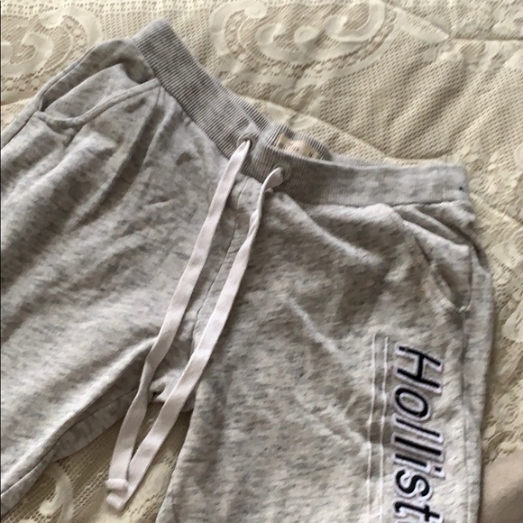 Hollister joggers - Picture 3 of 3